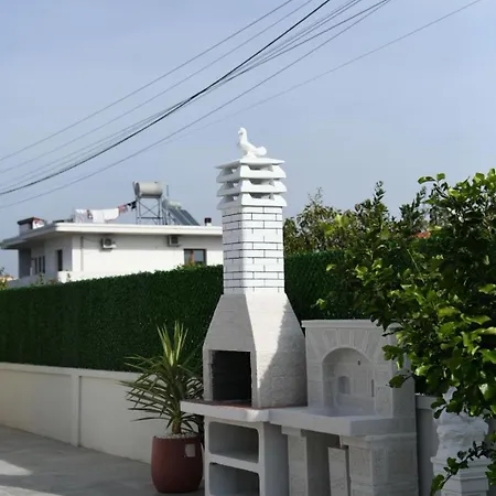 Royale * Durrës